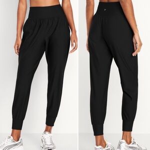 Old Navy Active NWOT PowerSoft Black High-Rise Ribbed Joggers (M)